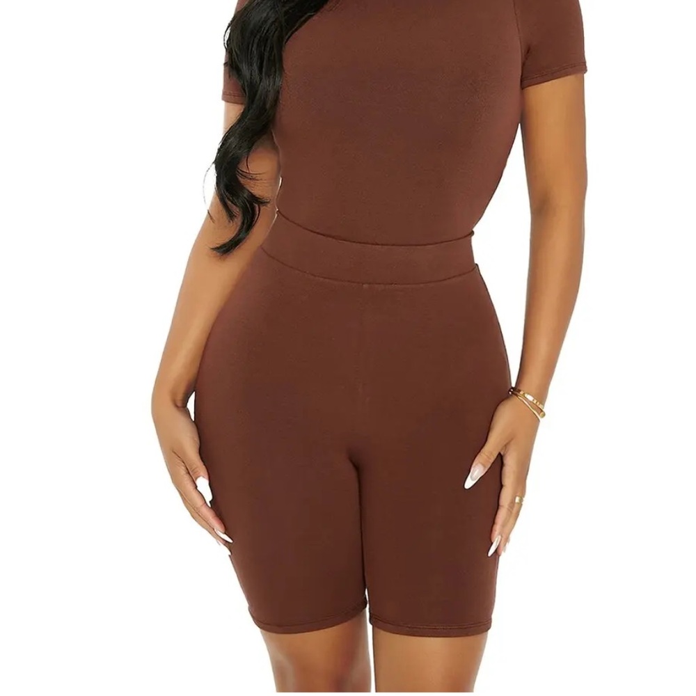 NWT’S NAKED WARDROBE SET IN CHOCOLATE!
